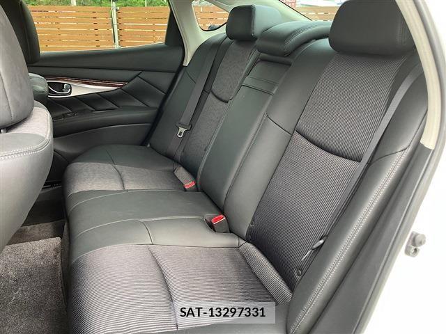 Nissan FUGA HYBRID 2018-03 7723649-11