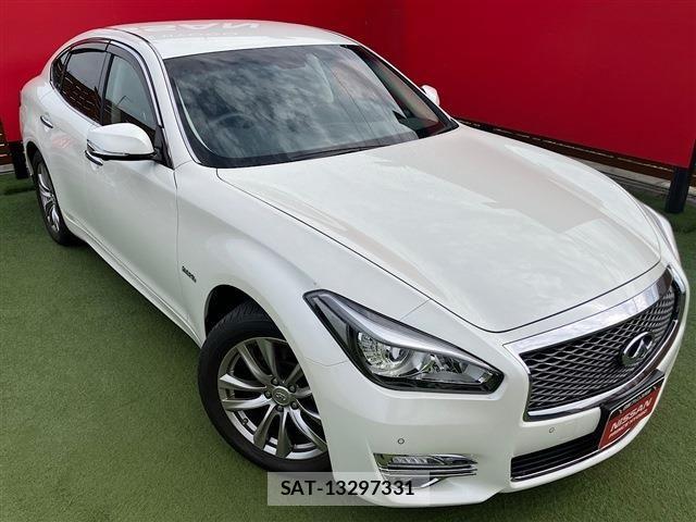Nissan FUGA HYBRID 2018-03 7723649-24