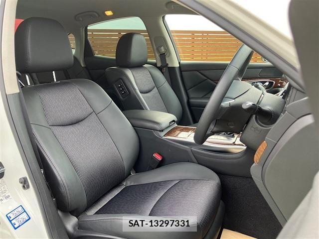 Nissan FUGA HYBRID 2018-03 7723649-7