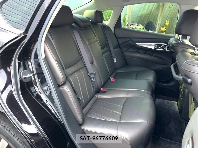 Nissan FUGA HYBRID 2016-03 7979323-10