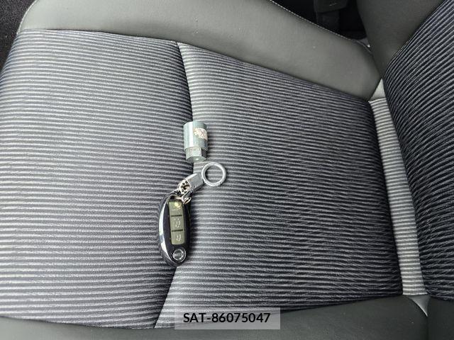 Nissan FUGA HYBRID 2011-07 8099326-29