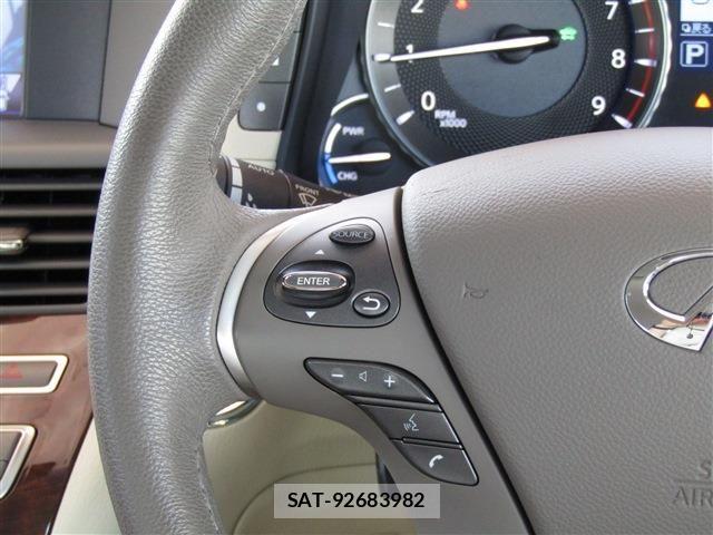 Nissan FUGA HYBRID 2018-09 8099324-11