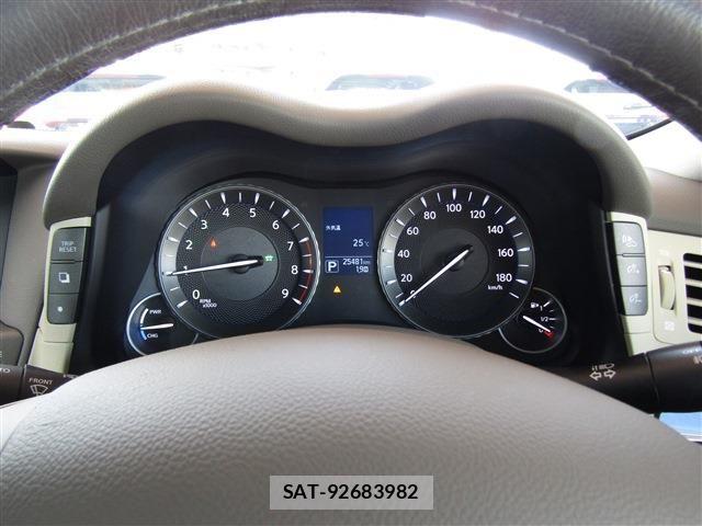 Nissan FUGA HYBRID 2018-09 8099324-20
