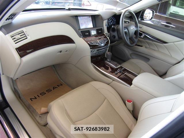 Nissan FUGA HYBRID 2018-09 8099324-21