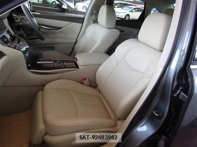 Nissan FUGA HYBRID 2018-09 8099324-22