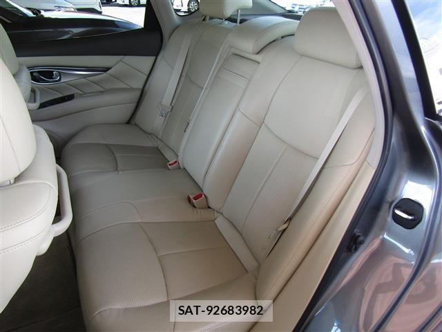 Nissan FUGA HYBRID 2018-09 8099324-23