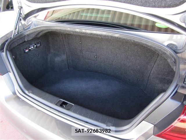 Nissan FUGA HYBRID 2018-09 8099324-7