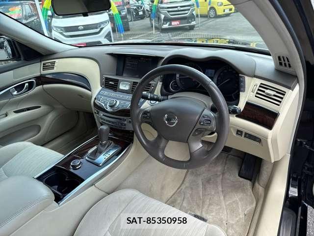 Nissan FUGA HYBRID 2010-11 8366064-11