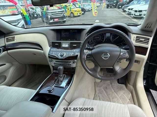 Nissan FUGA HYBRID 2010-11 8366064-16
