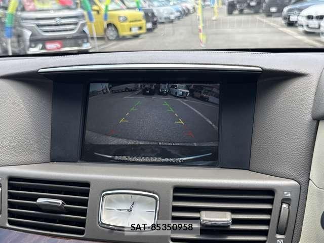 Nissan FUGA HYBRID 2010-11 8366064-20