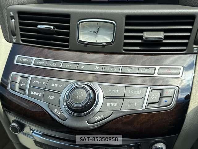 Nissan FUGA HYBRID 2010-11 8366064-23