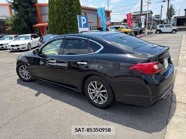 Nissan FUGA HYBRID 2010-11 8366064-8