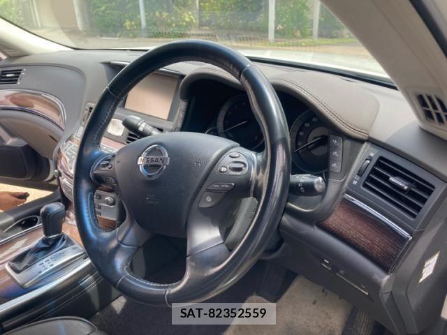 Nissan FUGA HYBRID 2013-12 8412613-12