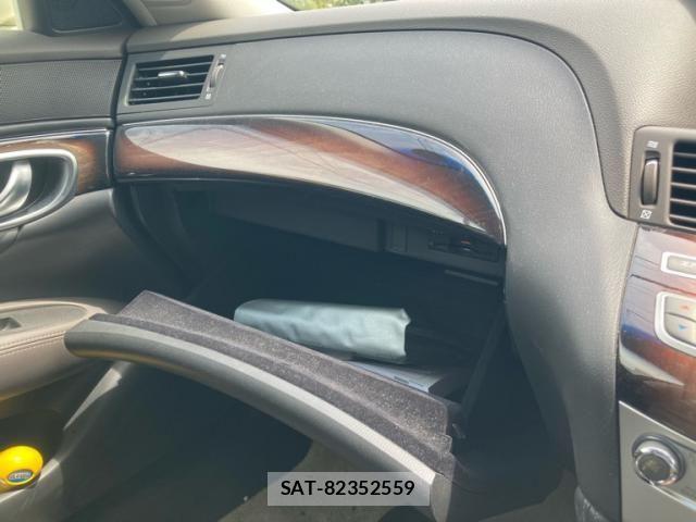 Nissan FUGA HYBRID 2013-12 8412613-26