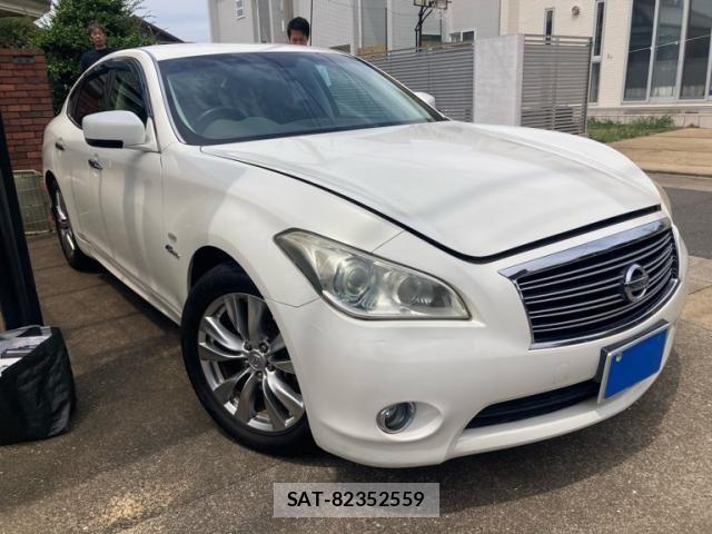 Nissan FUGA HYBRID 2013-12 8412613-1