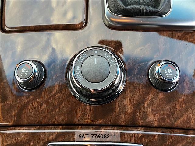 Nissan FUGA HYBRID 2019-06 8742382-10