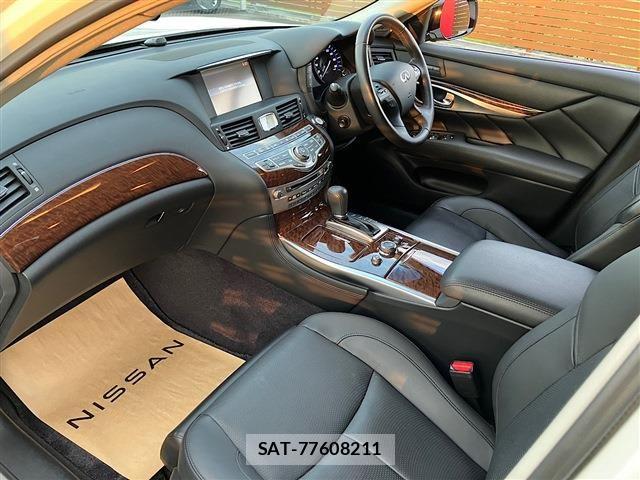 Nissan FUGA HYBRID 2019-06 8742382-26
