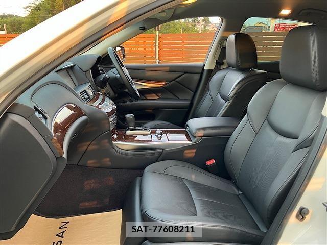 Nissan FUGA HYBRID 2019-06 8742382-27