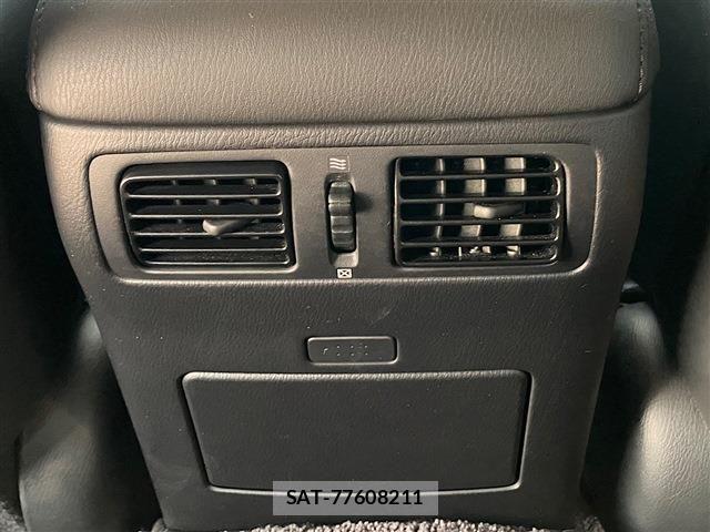 Nissan FUGA HYBRID 2019-06 8742382-28