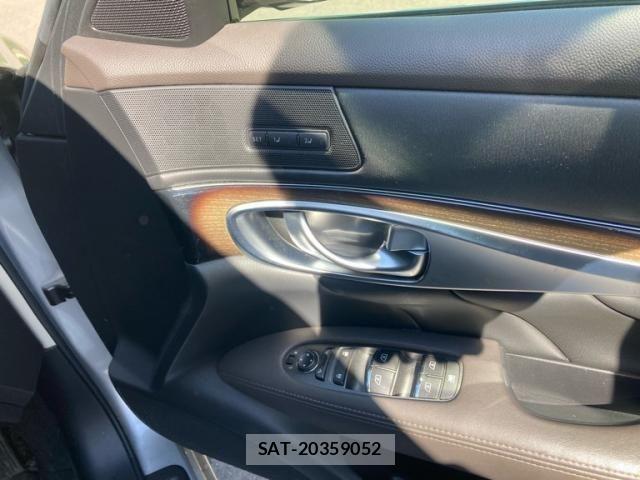 Nissan FUGA HYBRID 2017-04 8742381-12