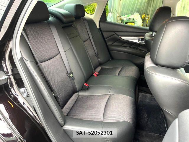 Nissan FUGA HYBRID 2015-11 8780405-9