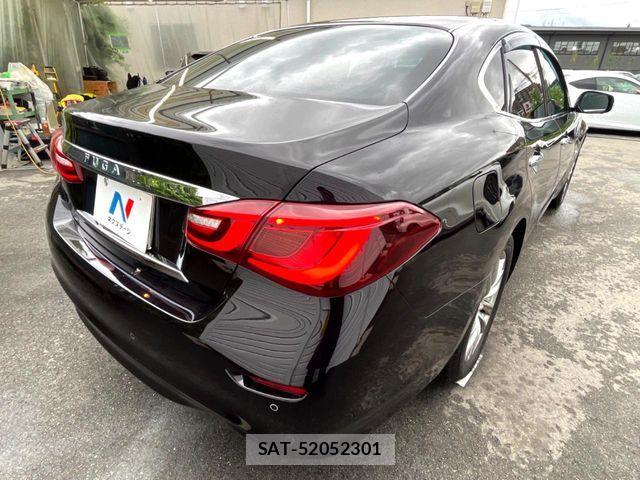 Nissan FUGA HYBRID 2015-11 8780405-17