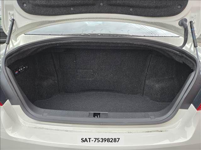 Nissan FUGA HYBRID 2013-12 8796052-12