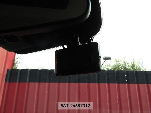 Nissan FUGA HYBRID 2022-07 8879911-17