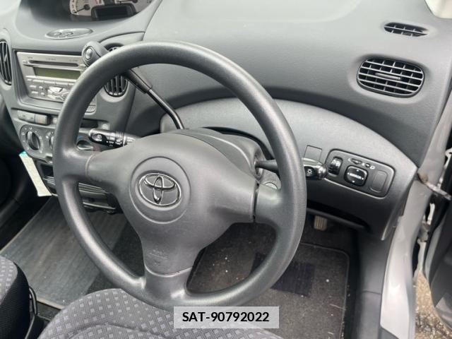 Toyota FUN CARGO 2005-08 7058686-9