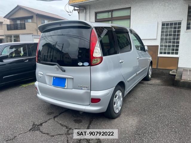 Toyota FUN CARGO 2005-08 7058686-1