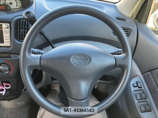 Toyota FUN CARGO 2001-06 7219007-9