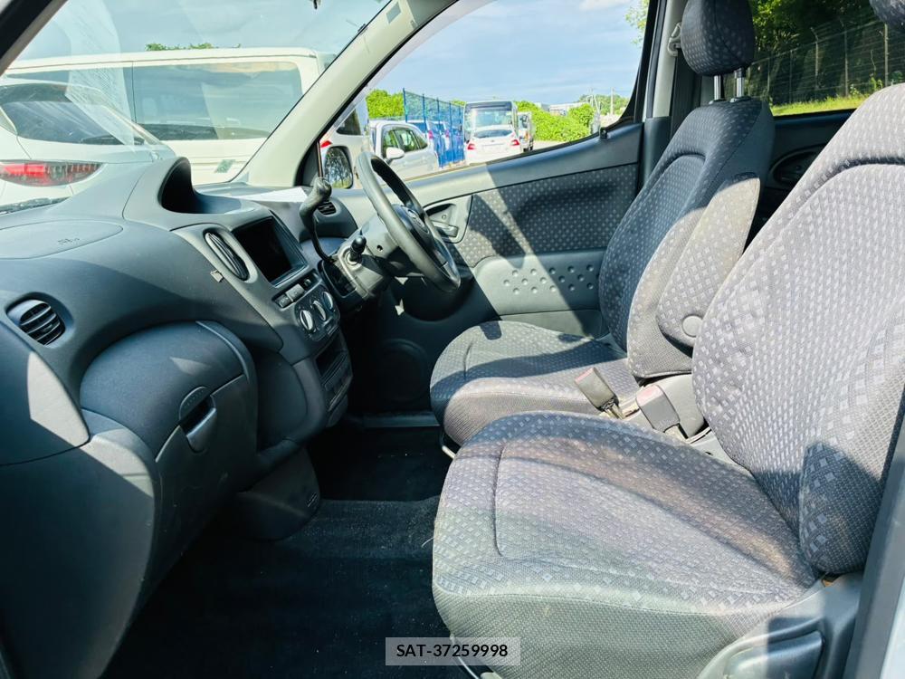 Toyota FUN CARGO 2003-10 8169419-10