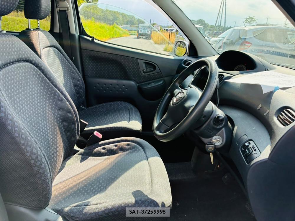 Toyota FUN CARGO 2003-10 8169419-11
