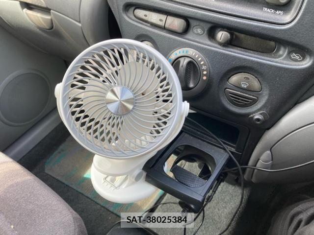 Toyota FUN CARGO 1999-11 8659252-14