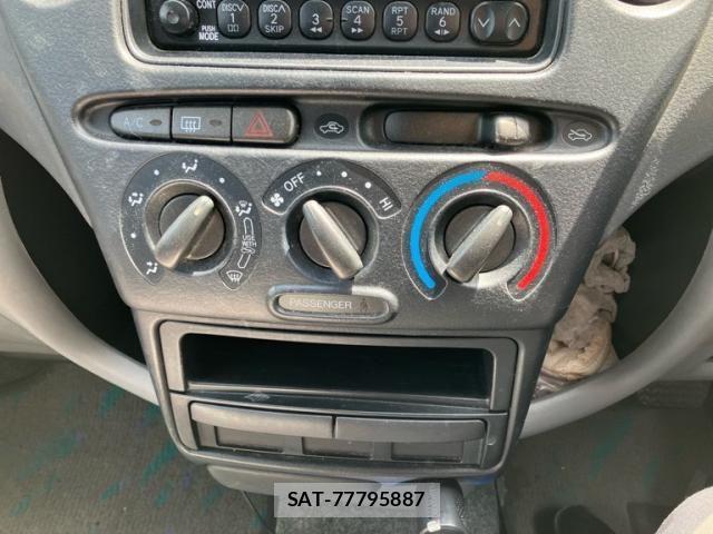 Toyota FUN CARGO 2002-05 7058688-12