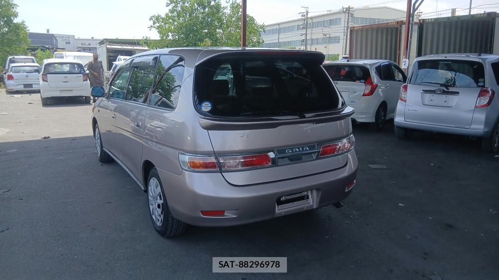Toyota GAIA 2002-05 7683581-2