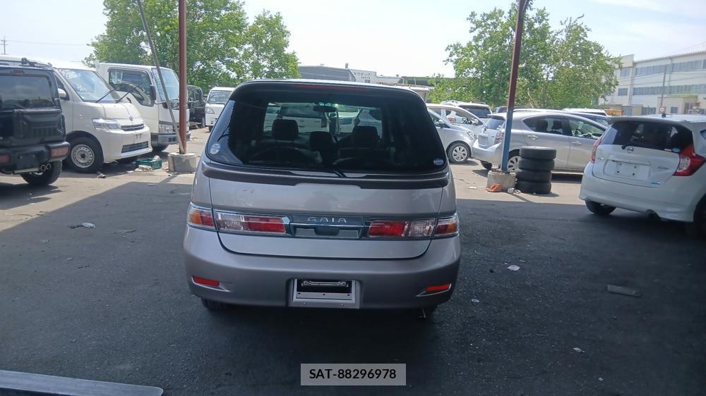 Toyota GAIA 2002-05 7683581-3