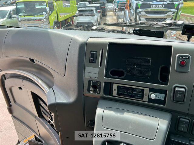 Isuzu GALA 2011-03 1221367-9