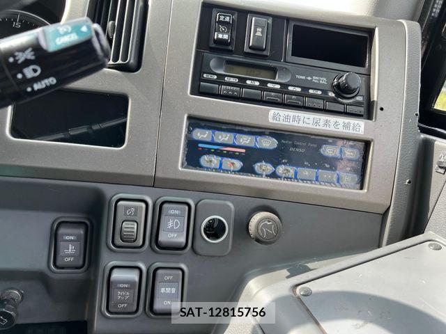 Isuzu GALA 2011-03 1221367-7