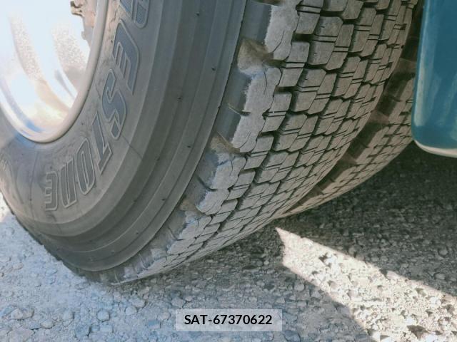 Isuzu GALA 2001-03 695714-15