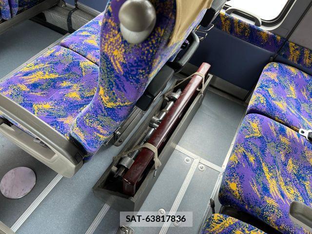 Isuzu GALA 2004-10 1585649-23