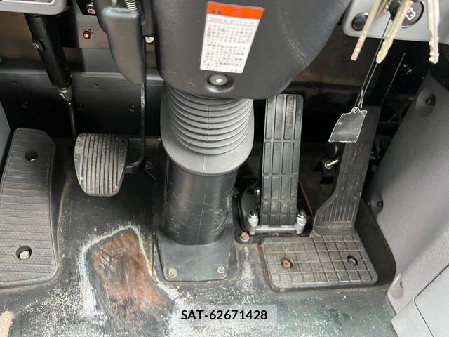 Isuzu GALA 2015-11 7876628-18