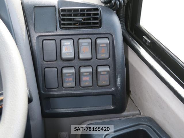 Isuzu GALA 2015-06 6791062-28