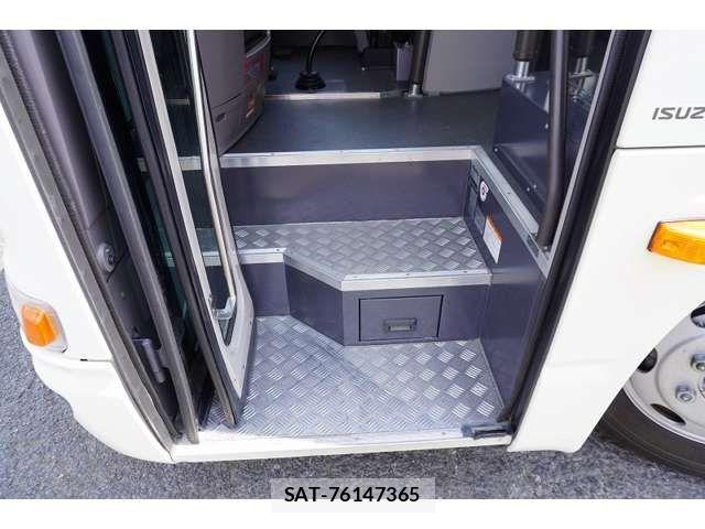 Isuzu GALA 2013-08 6791063-15