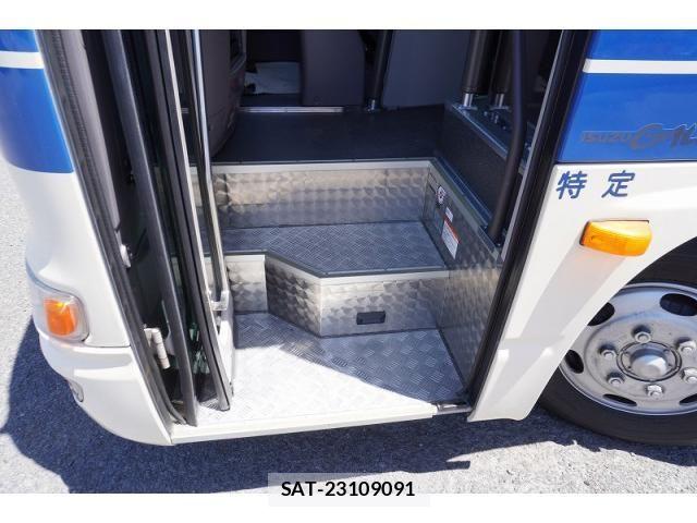 Isuzu GALA 2018-03 7961833-15