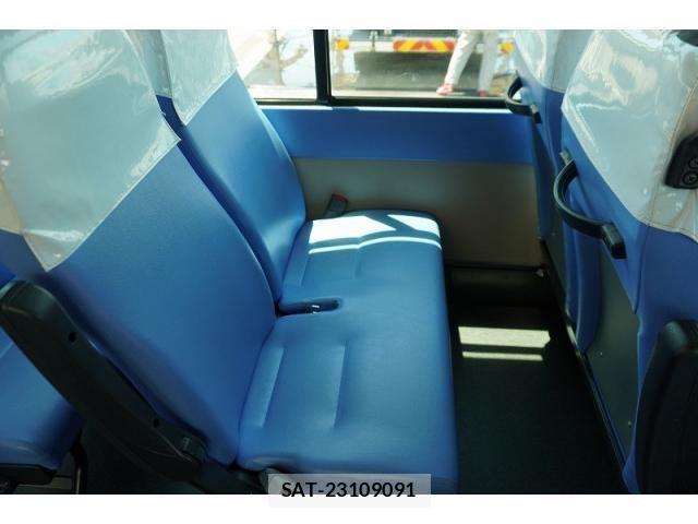 Isuzu GALA 2018-03 7961833-26