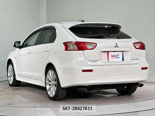 Mitsubishi GALANT FORTIS 2009-12 1288478-6
