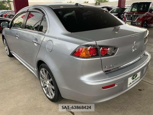 Mitsubishi GALANT FORTIS 2015-06 7616759-10
