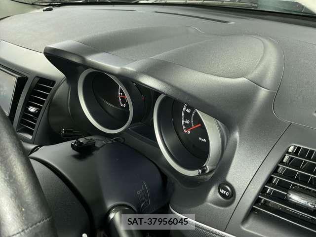 Mitsubishi GALANT FORTIS 2011-05 8073857-18