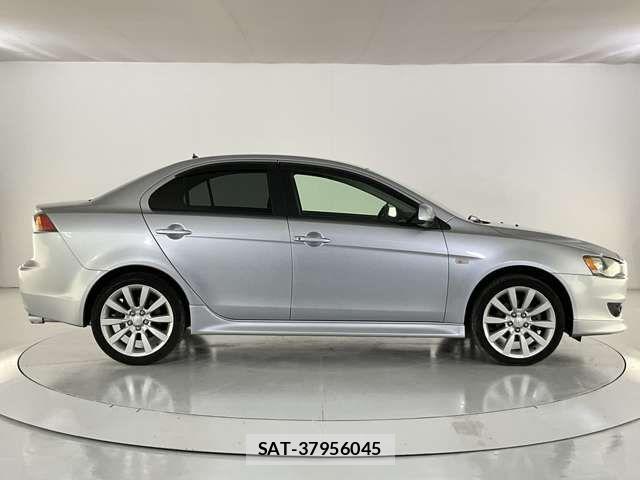 Mitsubishi GALANT FORTIS 2011-05 8073857-6